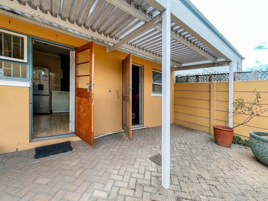 3 Bedroom Property for Sale in Bergvliet Western Cape